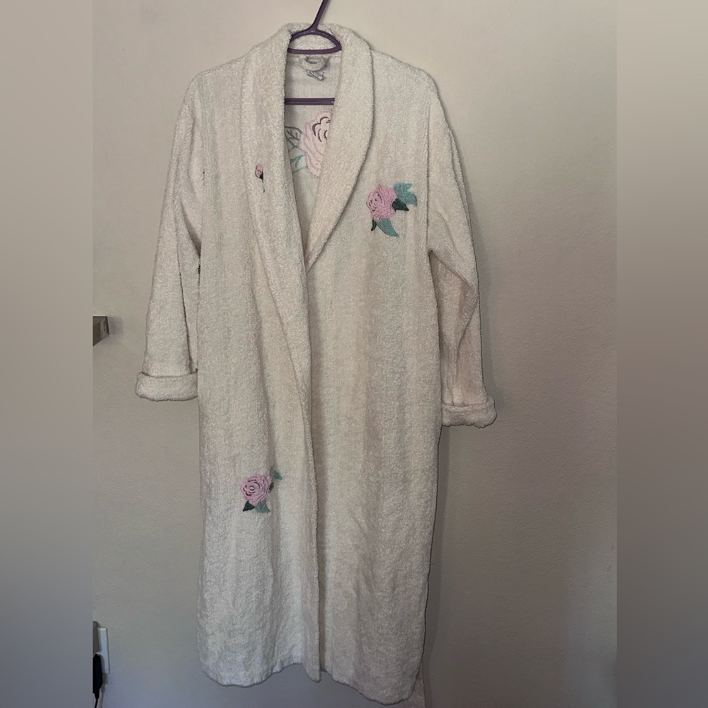 Amelia’s Collection Classic Robe S/M Ivory w/Flowers